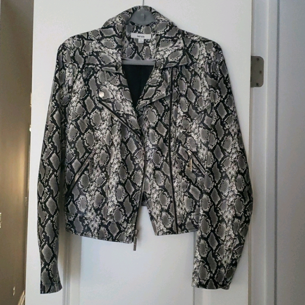 Faux leather snakeprint jacket